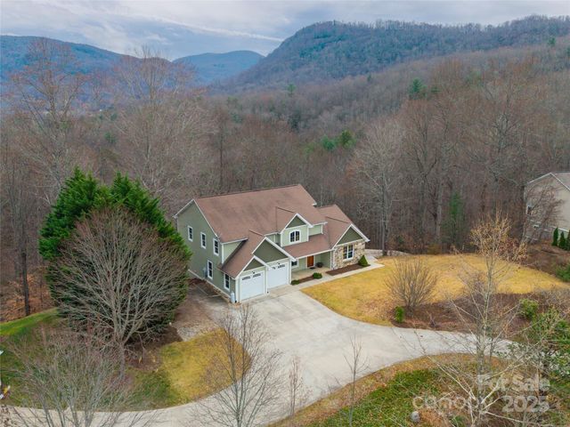 98 Sovereign Lane, Fairview, NC 28730