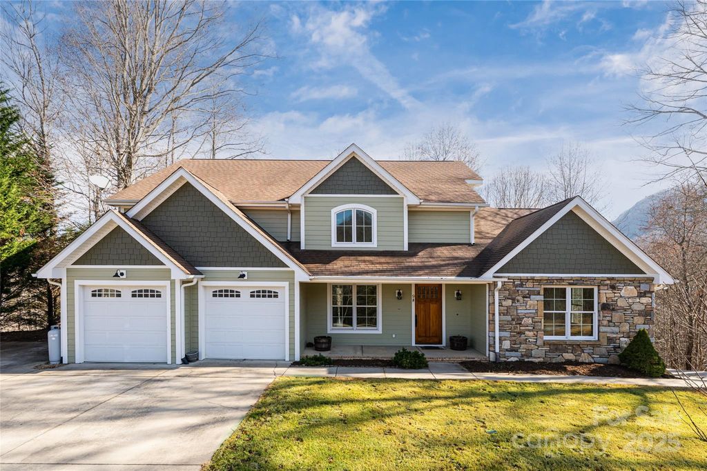 98 Sovereign Lane, Fairview, NC 28730