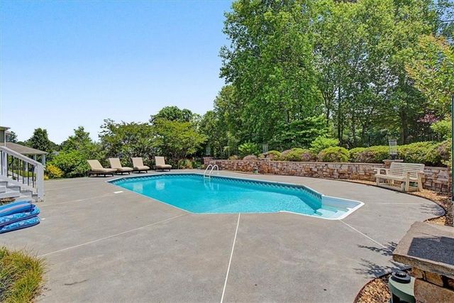 94 Brisbane Drive, Acworth, GA 30101