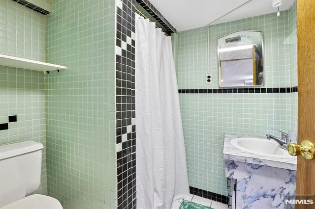 18 Patterson Street, Harrison, NJ 07029