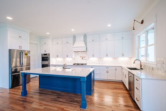 2290 Brakeman Ln, Thompsons Station, TN 37179