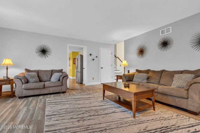 107 Shenandoah Boulevard, Toms River, NJ 08753