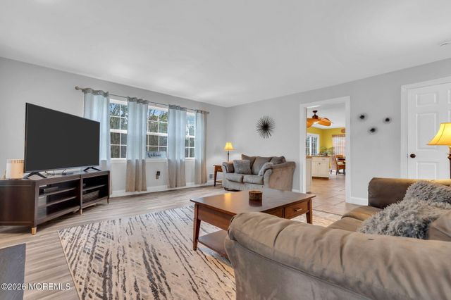 107 Shenandoah Boulevard, Toms River, NJ 08753