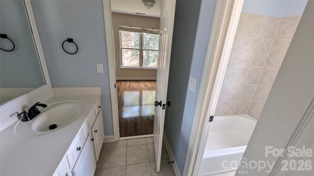 2421 Arden Gate Lane, Charlotte, NC 28262
