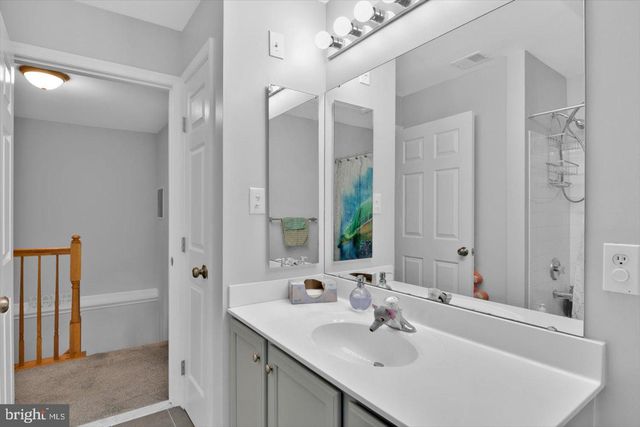 105 MILLSTREAM RD, Pine Hill, NJ 08021
