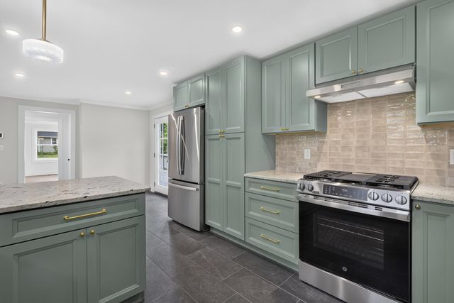 2 Sweetbriar Lane, Rochester, NH 03867