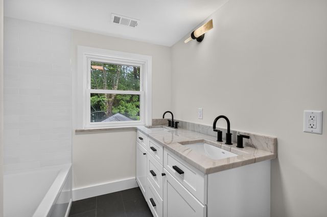2 Sweetbriar Lane, Rochester, NH 03867
