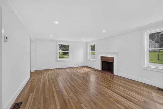 2 Sweetbriar Lane, Rochester, NH 03867