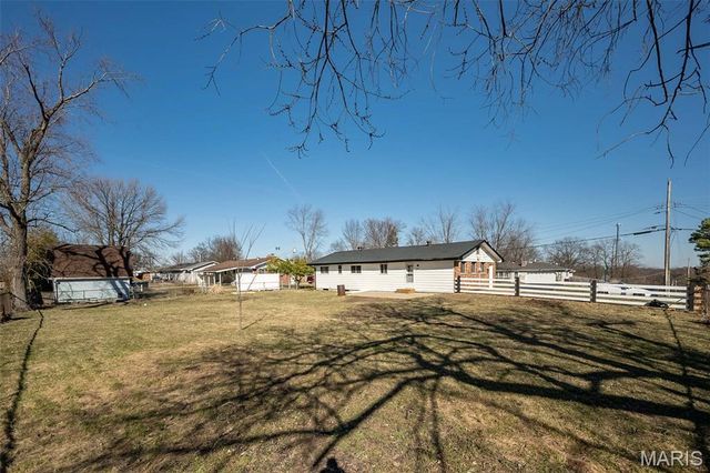 1829 Main Drive, High Ridge, MO 63049