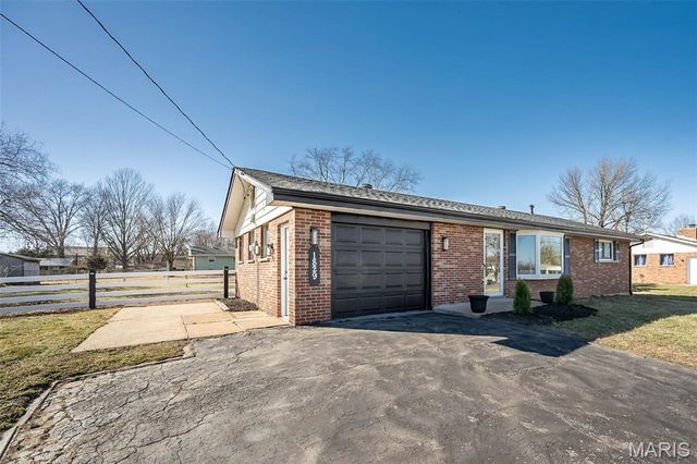 1829 Main Drive, High Ridge, MO 63049