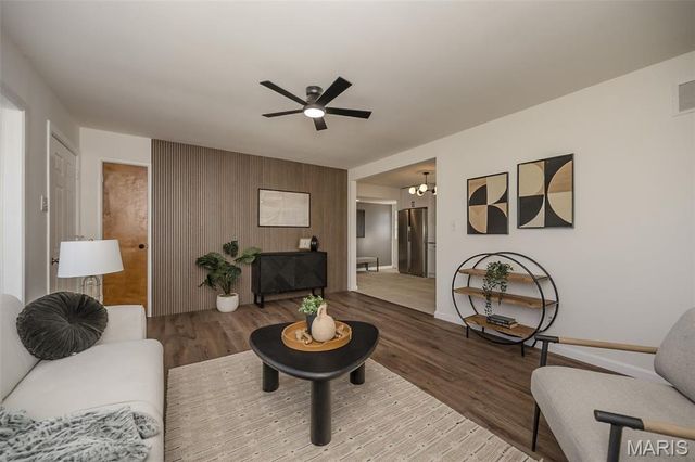 1829 Main Drive, High Ridge, MO 63049