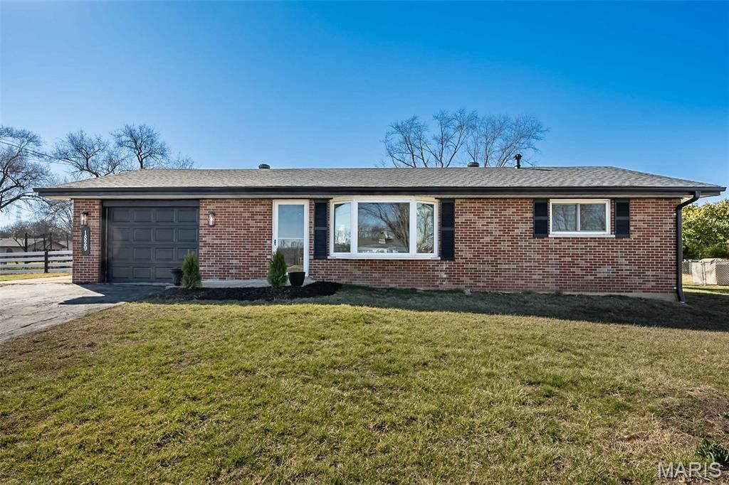 1829 Main Drive, High Ridge, MO 63049