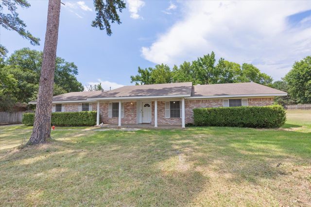 409 Reel Rd, Longview, TX 75604
