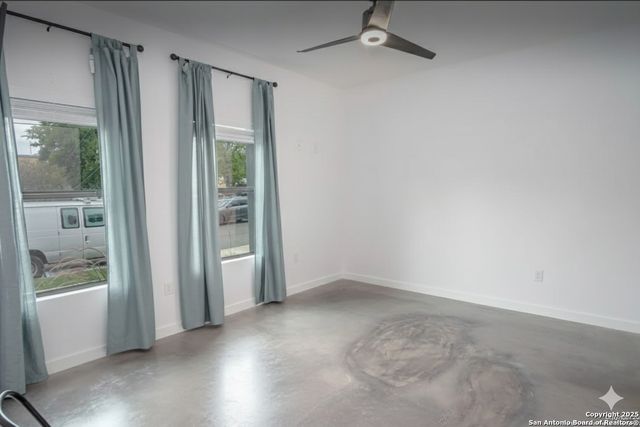 918 S Olive St 101, San Antonio, TX 78210