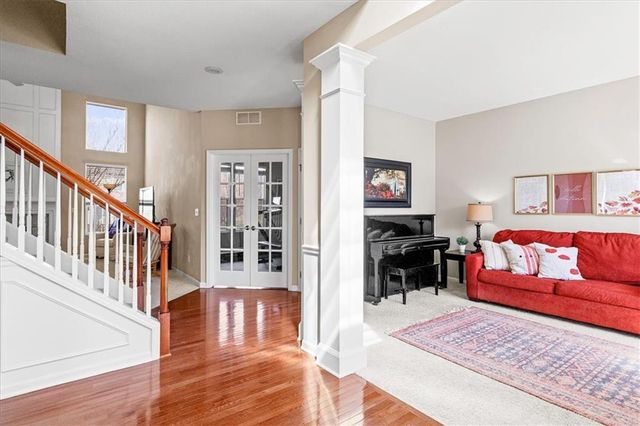 9318 Kenton Street, Lenexa, KS 66227