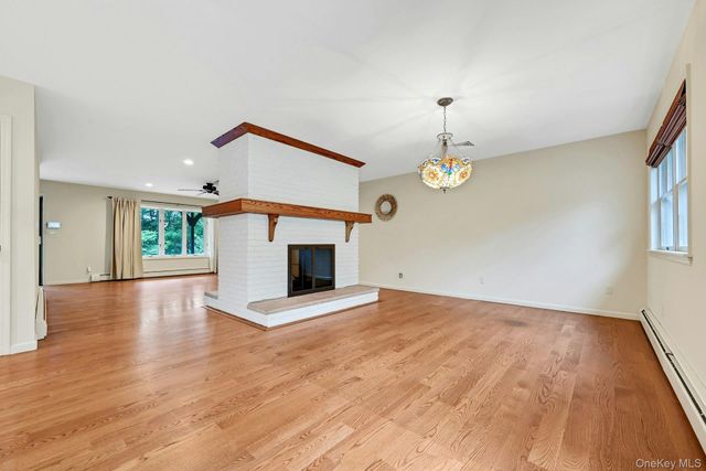 30 Pumpkin Hill Road, Warwick, NY 10990