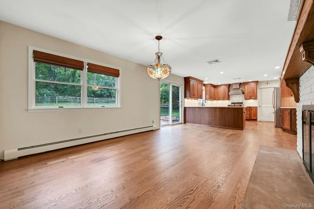 30 Pumpkin Hill Road, Warwick, NY 10990