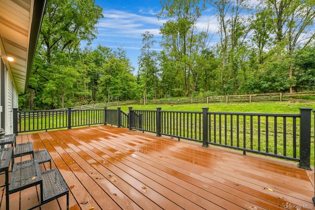 30 Pumpkin Hill Road, Warwick, NY 10990