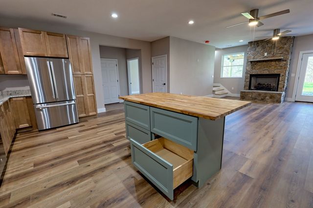 472 Hogsed Drive, Hayesville, NC 28904