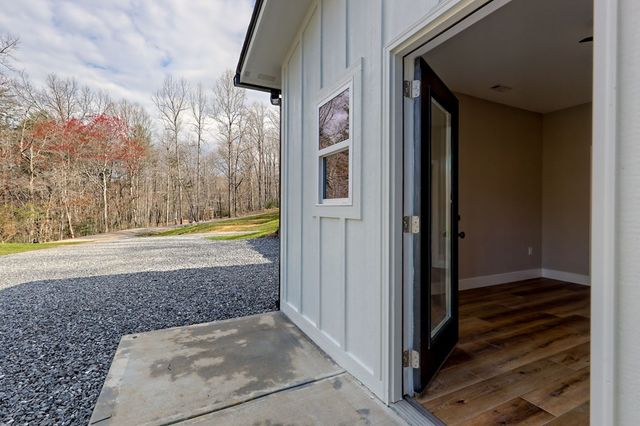 472 Hogsed Drive, Hayesville, NC 28904