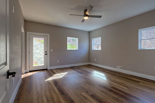 472 Hogsed Drive, Hayesville, NC 28904