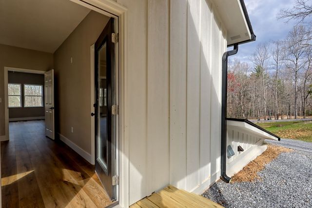 472 Hogsed Drive, Hayesville, NC 28904