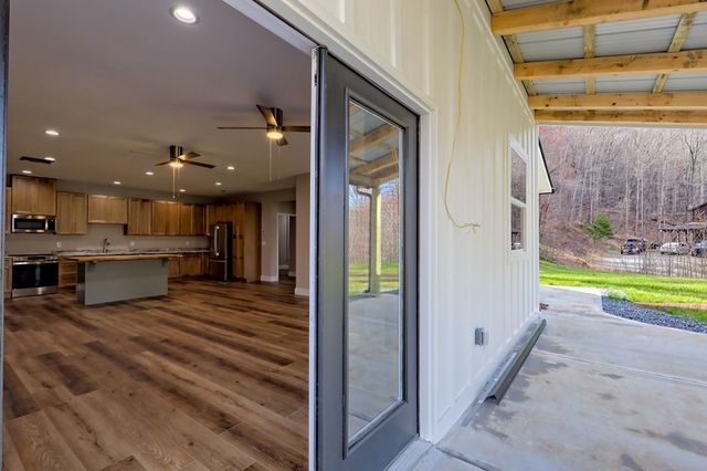 472 Hogsed Drive, Hayesville, NC 28904