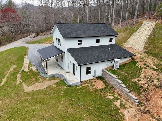 472 Hogsed Drive, Hayesville, NC 28904