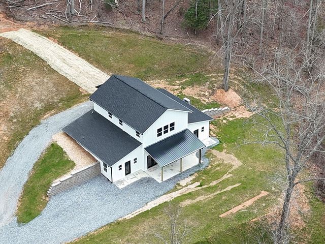 472 Hogsed Drive, Hayesville, NC 28904