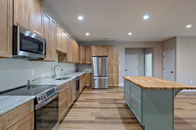 472 Hogsed Drive, Hayesville, NC 28904