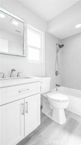 12302 Runnymede Street 4, North Hollywood (los Angeles), CA 91605