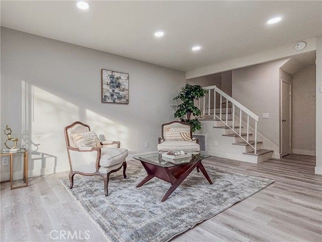 12302 Runnymede Street 4, North Hollywood (los Angeles), CA 91605