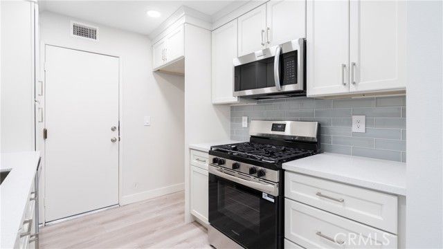 12302 Runnymede Street 4, North Hollywood (los Angeles), CA 91605