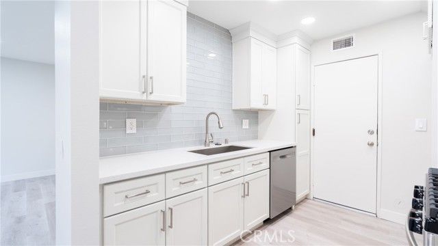 12302 Runnymede Street 4, North Hollywood (los Angeles), CA 91605