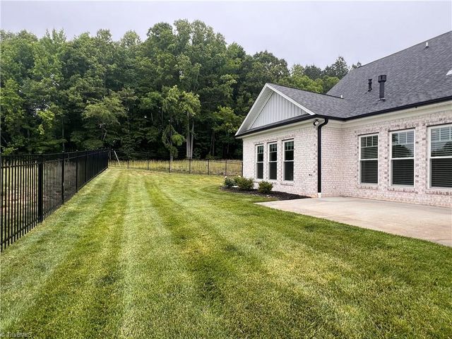 1076 Wood Duck Lane, Winston-salem, NC 27106