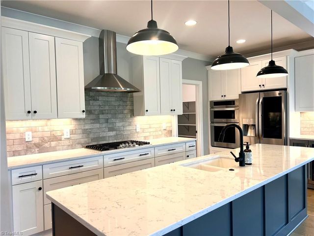 1076 Wood Duck Lane, Winston-salem, NC 27106