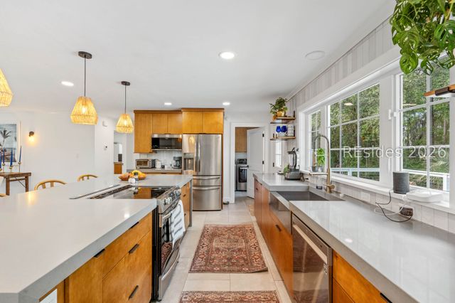 1638 Hampton Dr, Beaufort, SC 29906