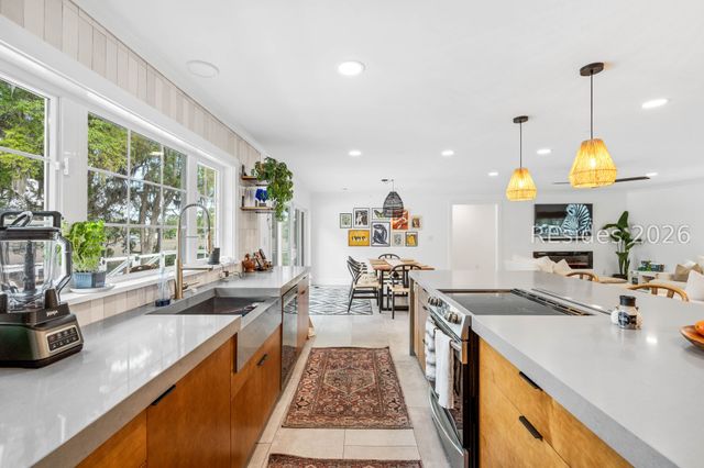 1638 Hampton Dr, Beaufort, SC 29906