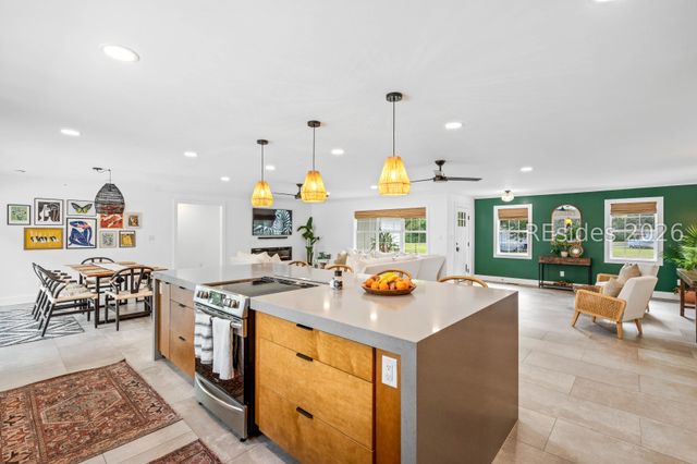 1638 Hampton Dr, Beaufort, SC 29906