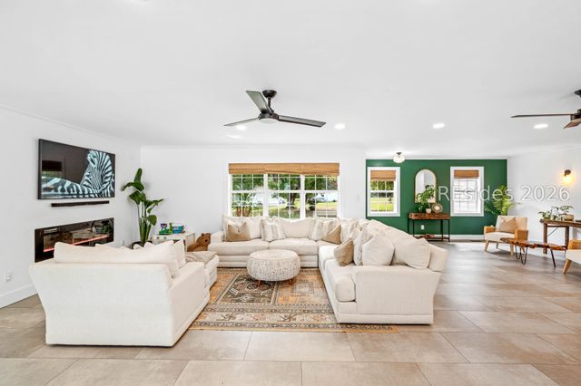 1638 Hampton Dr, Beaufort, SC 29906
