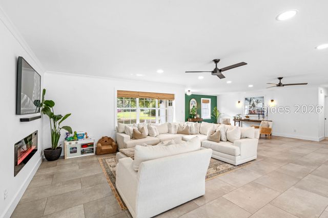 1638 Hampton Dr, Beaufort, SC 29906