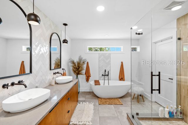 1638 Hampton Dr, Beaufort, SC 29906