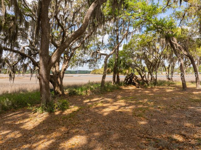 1638 Hampton Dr, Beaufort, SC 29906