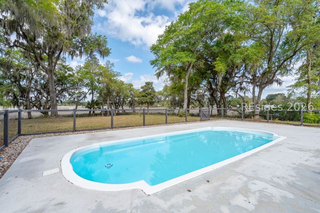 1638 Hampton Dr, Beaufort, SC 29906