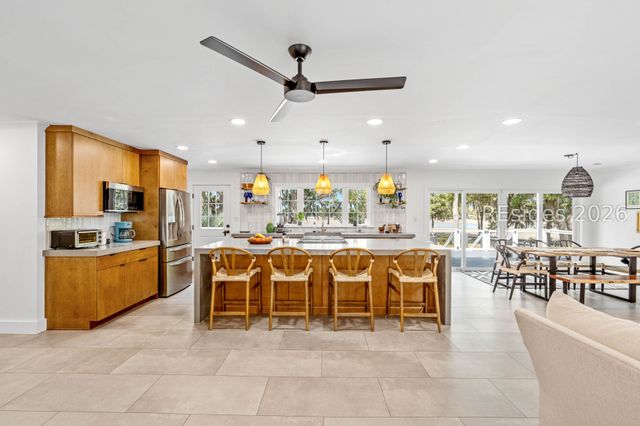 1638 Hampton Dr, Beaufort, SC 29906