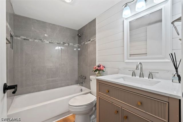 325 Charlemagne BLVD A101, Naples, FL 34112