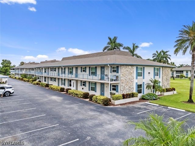 325 Charlemagne BLVD A101, Naples, FL 34112