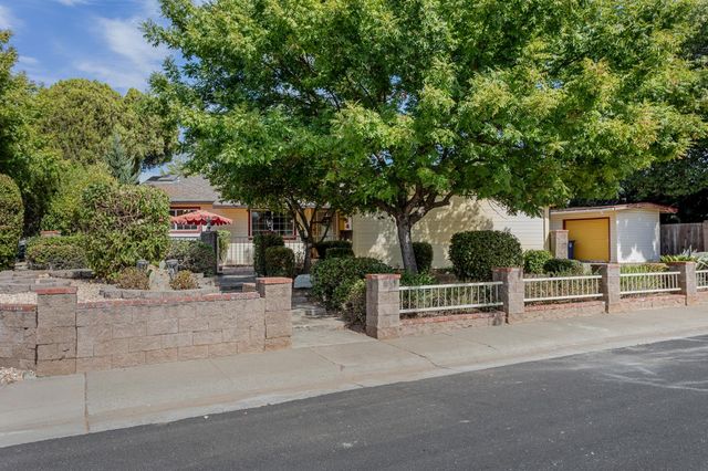 2101 Red Brook Way, Rancho Cordova, CA 95670