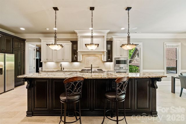 733 Fawns Glen Place, Clover, SC 29710