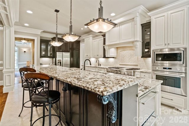 733 Fawns Glen Place, Clover, SC 29710